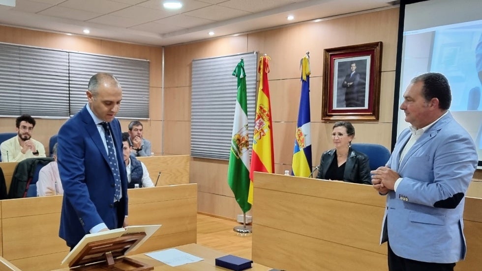 Samuel Murillo toma posesión como edil en Aljaraque