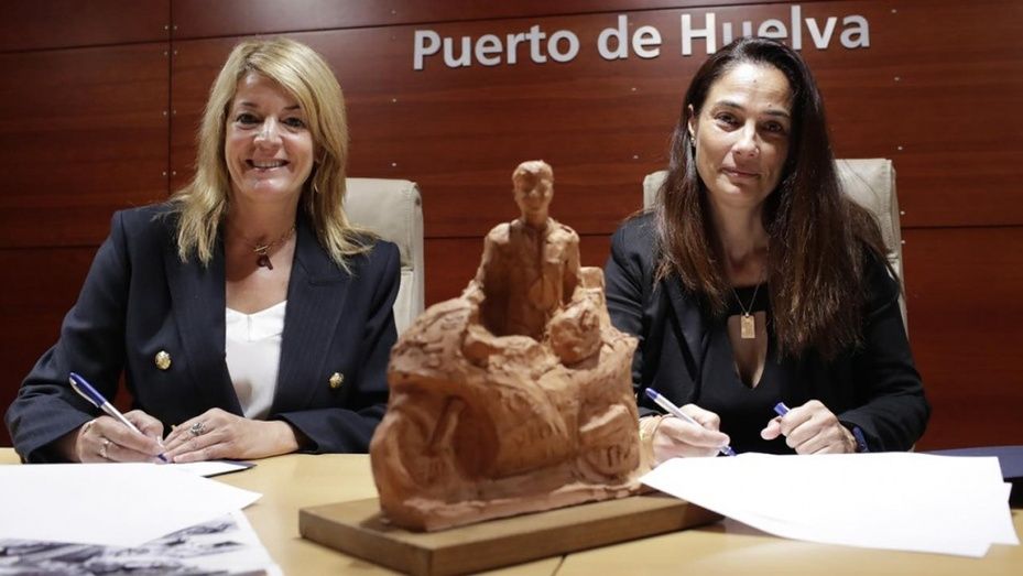 La familia de Hugo Millán, emocionada ante la instalación de su estatua en 'un sitio idílico' que le encantaba