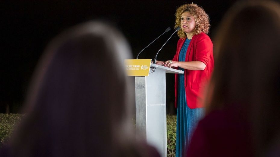 Caraballo reaparece para recoger el premio 'Amigo del Turismo de Huelva'