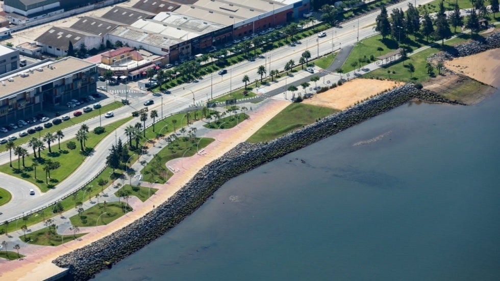 El Puerto de Huelva instalará un alumbrado navideño desde la lonja al Paseo de la Ría, donde habrá un gran árbol