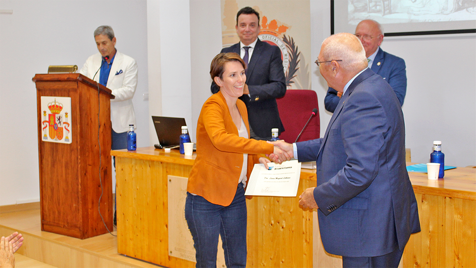 La doctora Laura Mayoral Liébanas recibe la Beca Sánchez Pajares