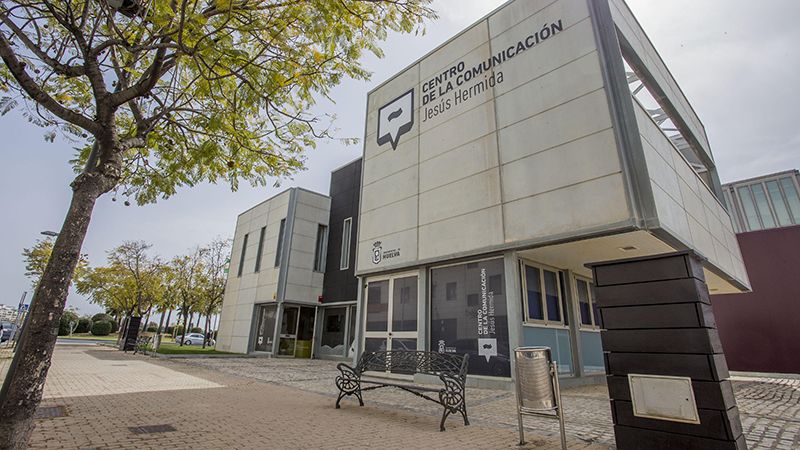 El Ayuntamiento  y la Asociación de la Prensa abren el Centro de Comunicación ‘Jesús Hermida’ a los escolares