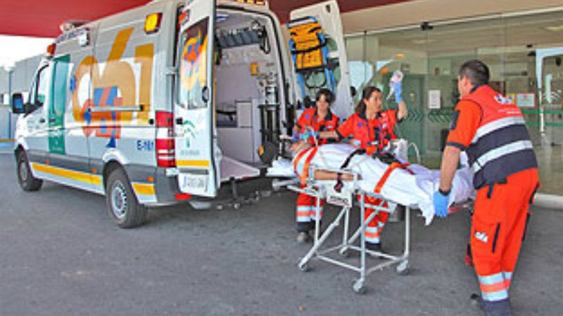 Trasladan al hospital a cuatro personas heridas tras una colisión frontal a la altura de Minas de Riotinto
