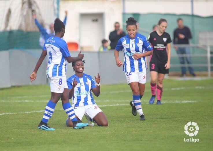 Peiró y Adubea alivian al Sporting (2-0)