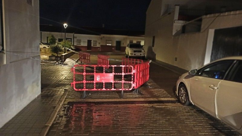 La lluvia levanta varios adoquines en San Silvestre de Guzmán