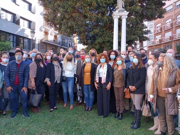 Espadas no mueve 'ni una ceja' en el cara a cara entre Limón y Cruz por la secretaría provincial del PSOE