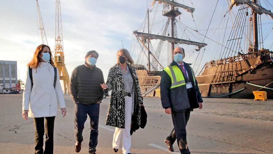 Una empresa de cruceros de lujo visita el Puerto de Huelva como posible escala 
