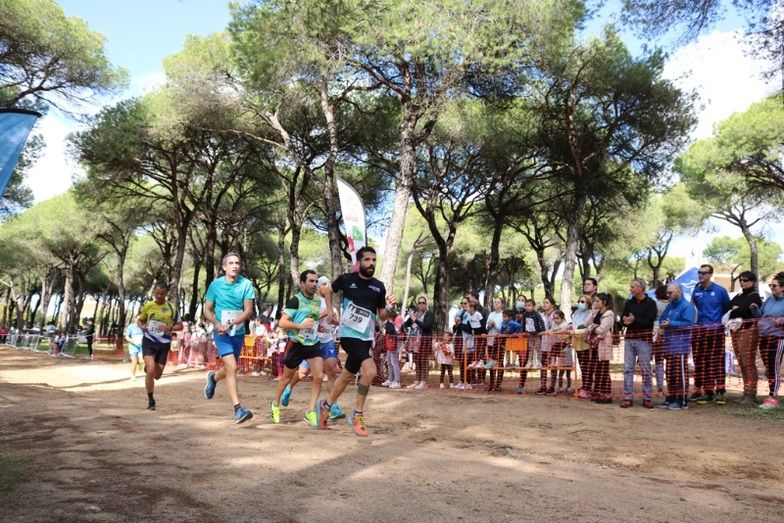 Emilio Martín y Miriam Gómez se imponen en el Cross Pinares de Cartaya