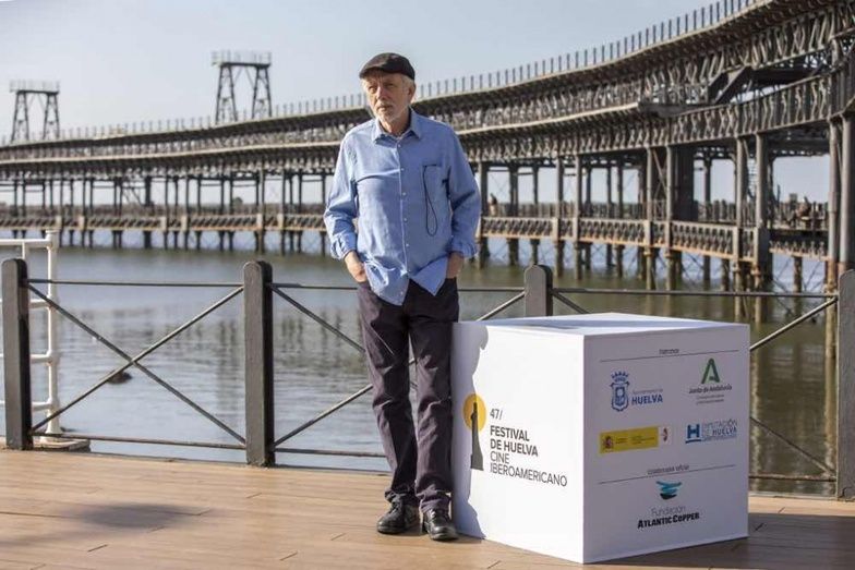 Fernando Trueba asegura en Huelva que ha hecho “siempre las películas que quería hacer”