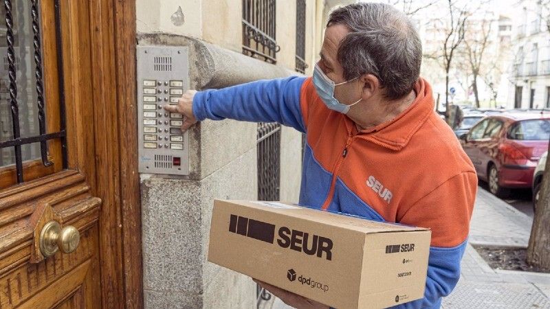 SEUR precisa incorporar a cinco repartidores en Huelva