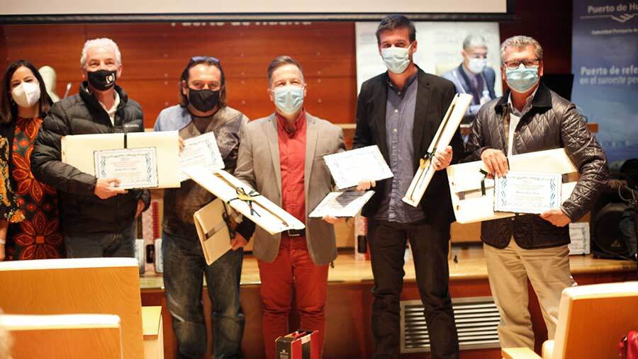 'Huelva y sus Fotógrafos' entrega los premios 'Carrete' en la gala de su décimo aniversario