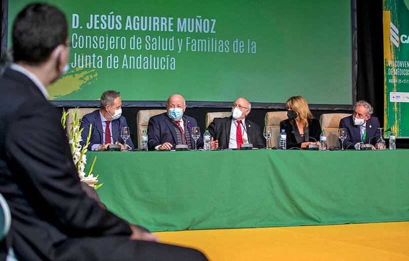 Los médicos andaluces ven crucial su unión para afrontar los retos actuales de la profesión