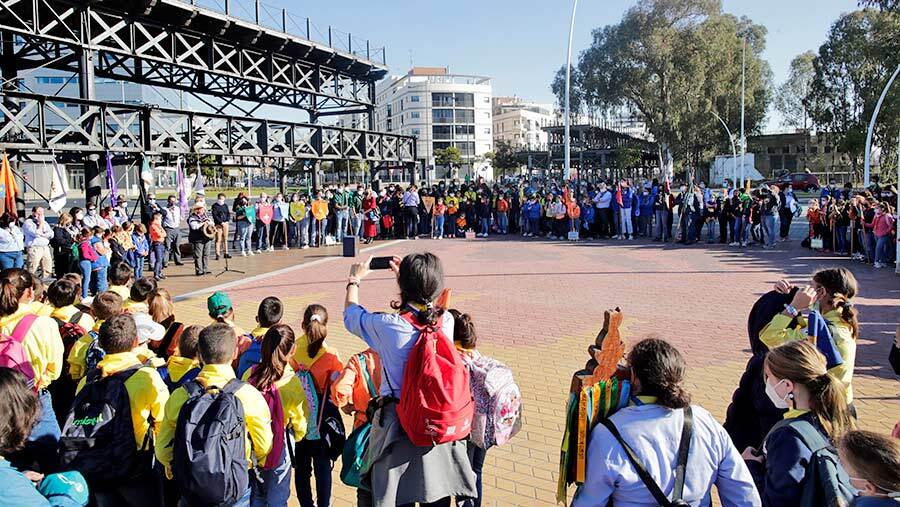 El puerto acoge un encuentro de 600 scouts de la capital y la provincia