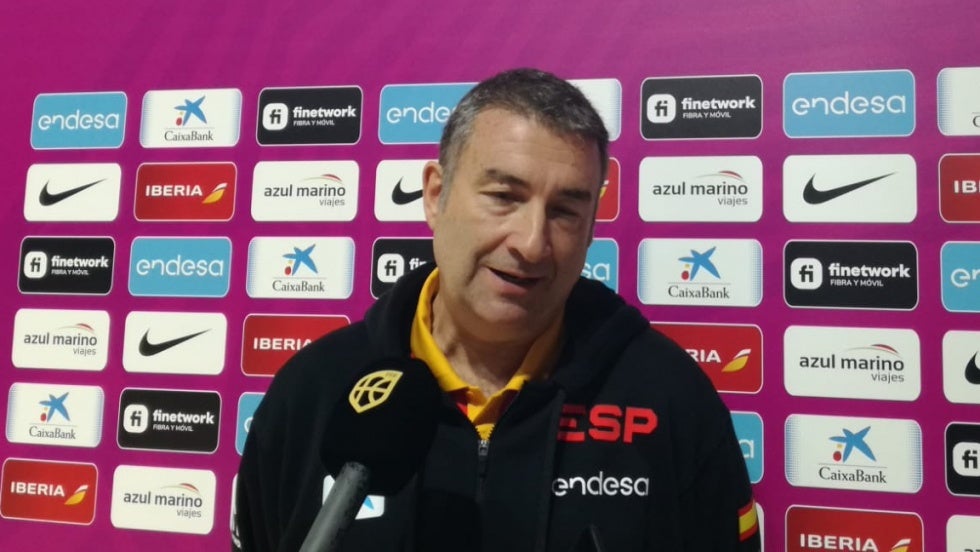 El seleccionador Miguel Méndez resalta que las jugadoras húngaras son “intensas, físicas, con buen juego interior y buena base”