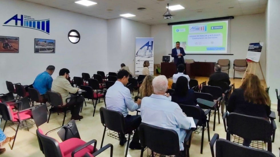 Aguas de Huelva organiza una jornada técnica con administradores de fincas de la provincia