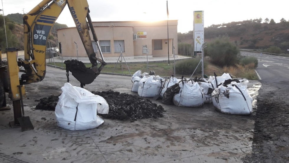 Denuncian un nuevo derrame de 9 toneladas de lodos tóxicos de un camión que iba al vertedero de Nerva
