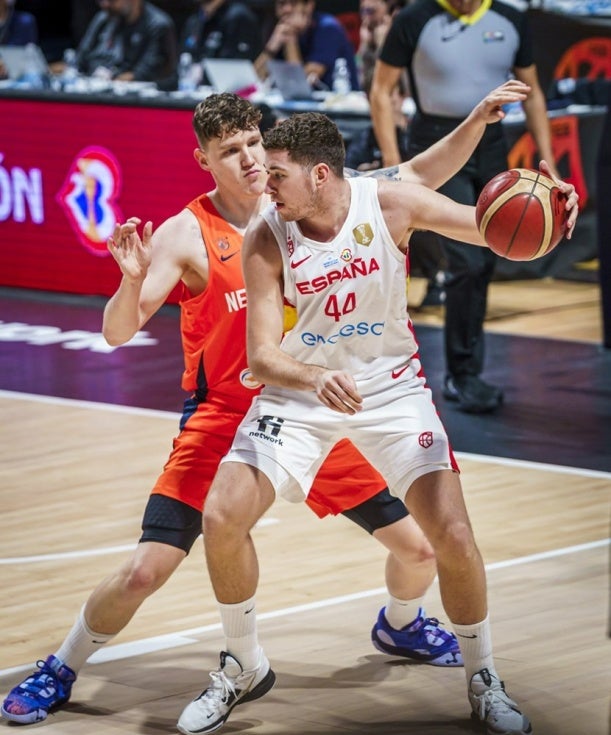 España despierta del sueño a Países Bajos en el último cuarto y sella en Huelva su pase al Mundial (84-72)