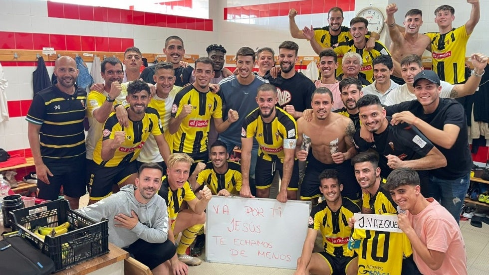 La plantilla aurinegra le dedica el triunfo a Jesús Vázquez, que está pasando por un delicado momento de salud