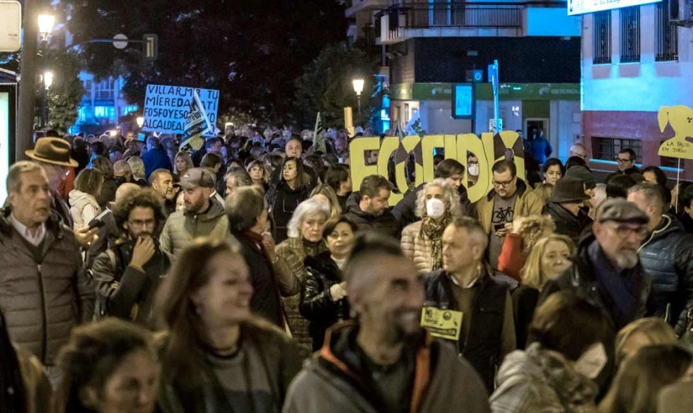 Un millar de onubenses vuelve a echarse a la calle para exigir una marisma sin fosfoyesos