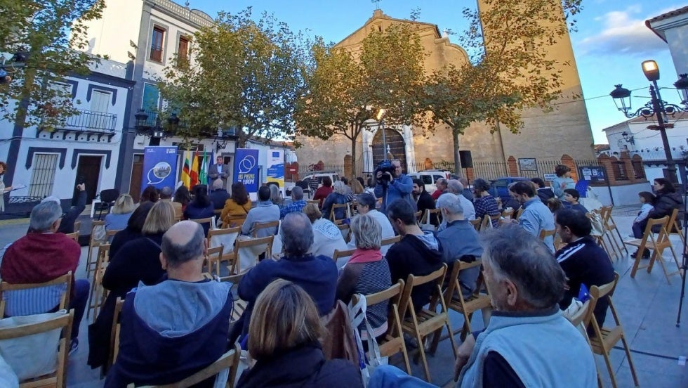 Cerca de un centenar de personas participa en el evento de la Comisión Europea ‘Las Plazas de Europa’