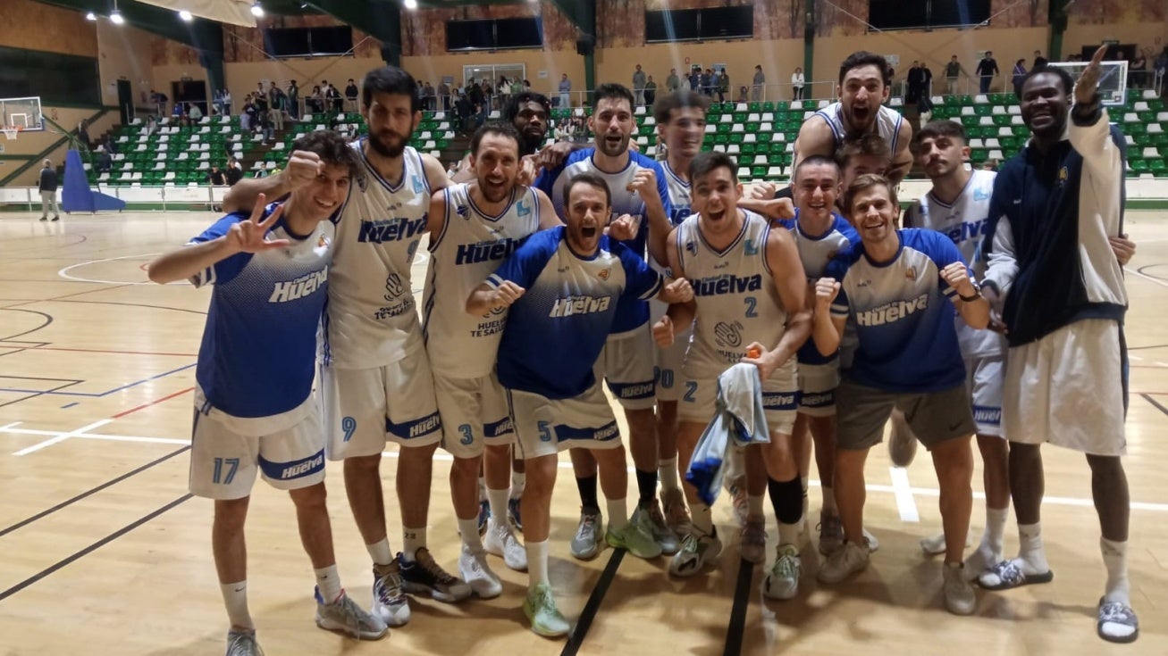 Un tiro de Juanma Cebolla en el último segundo le da la victoria al Ciudad de Huelva (72-74)