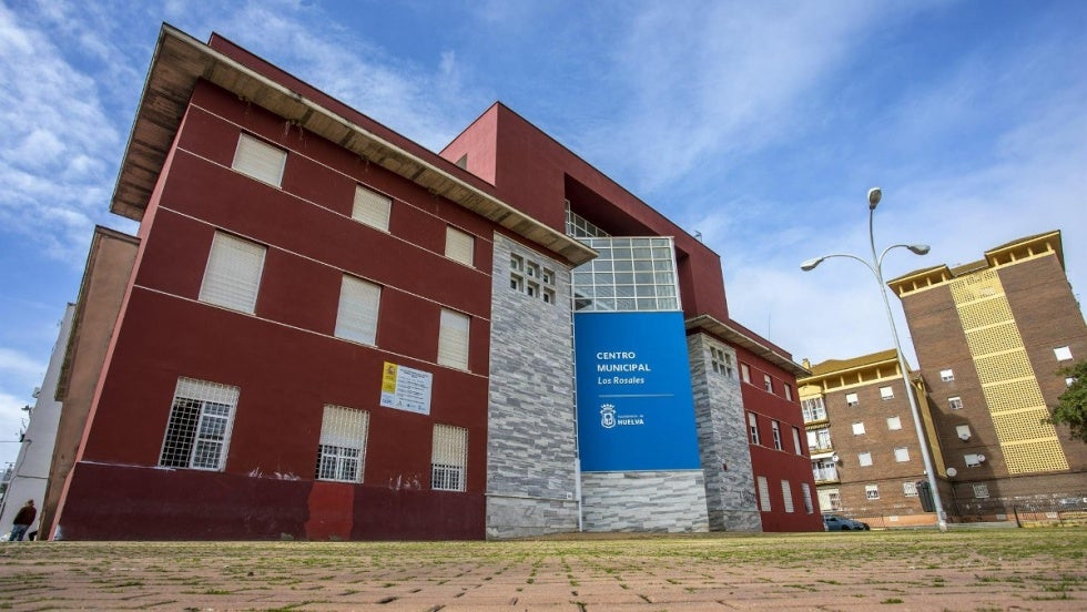 El actual Centro Municipal de Los Rosales sería la sede de la Agencia Espacial Española si Huelva sale elegida