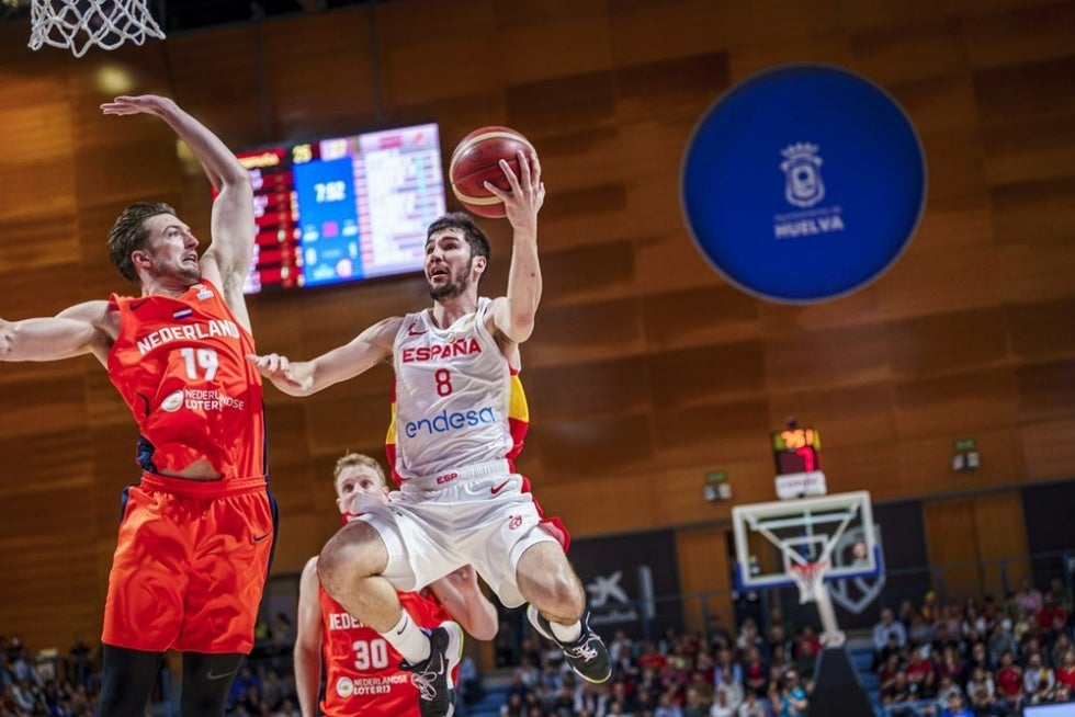 España despierta del sueño a Países Bajos en el último cuarto y sella en Huelva su pase al Mundial (84-72)