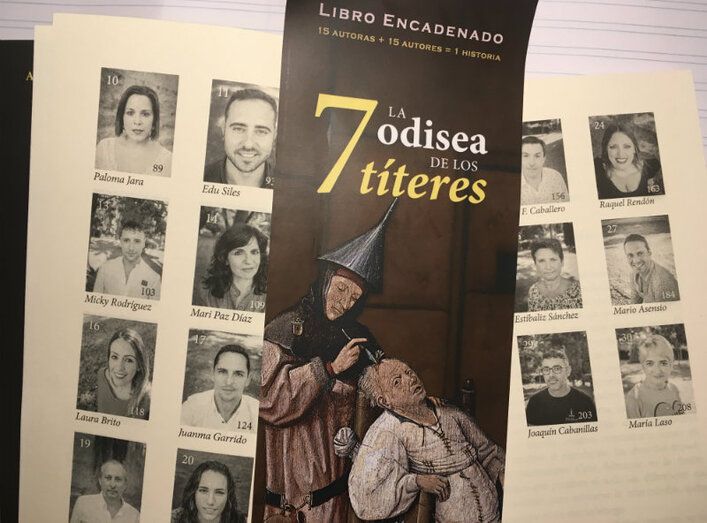 La pionera experiencia de encadenarse dentro de un libro