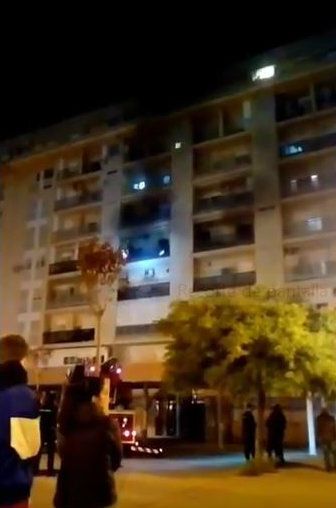 Un aparatoso incendio en la Plaza Corteconcepción se salda sin heridos