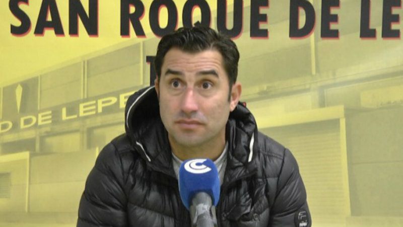 Antonio Fernández, feliz con la victoria ante el Xerez, deja claro que 'quiero a gente comprometida en mi equipo'