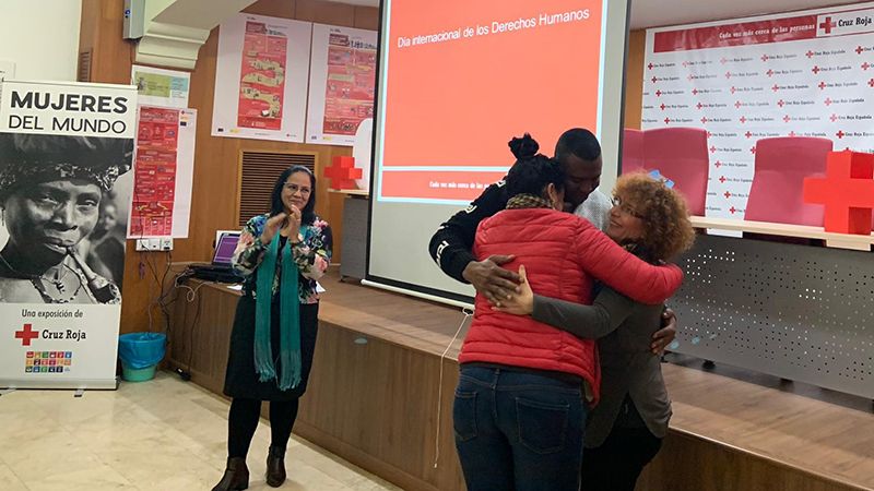 Cruz Roja Huelva une a personas voluntarias y usuarias por el ‘Derecho a vivir en paz’
