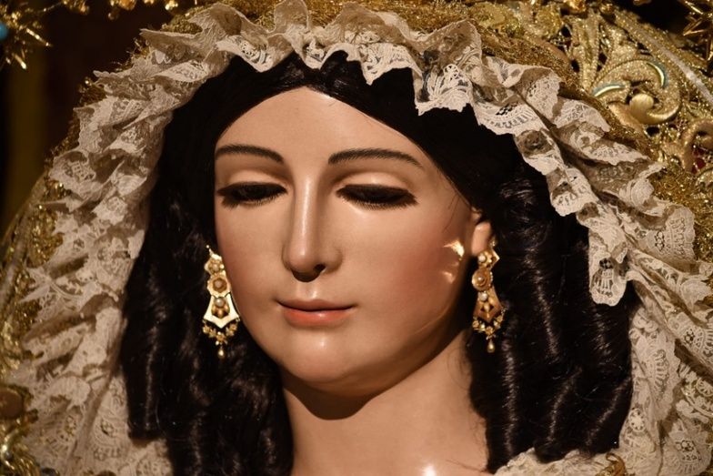 Veneración distinta, la devoción de siempre