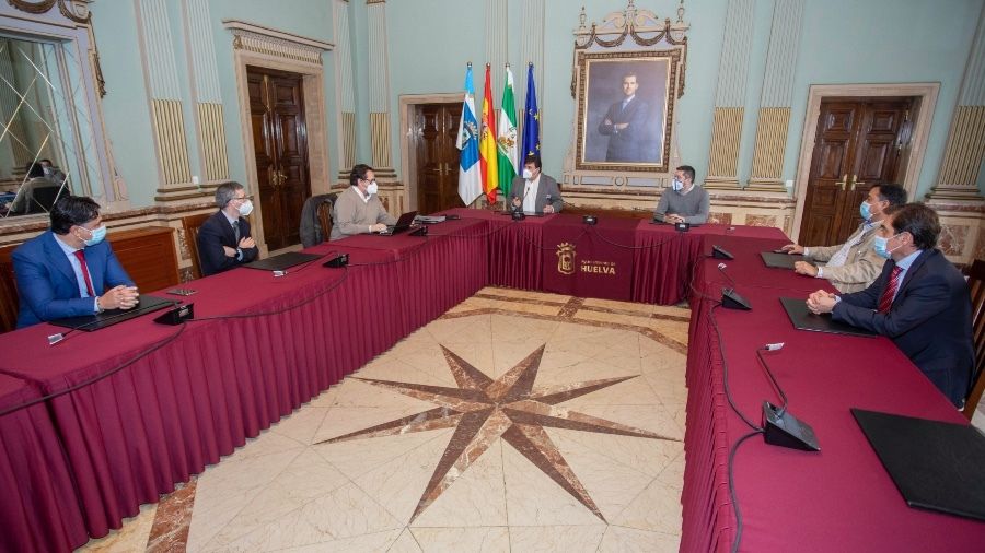El Ayuntamiento coordina con el sector hotelero una estrategia turística que apuesta por los congresos, la gastronomía y eventos deportivos y culturales