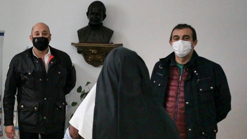 CSIF dona 350 kilos de alimentos a las Hermanas de la Cruz para ayudar a atender a las personas necesitadas que acuden a la Compañía