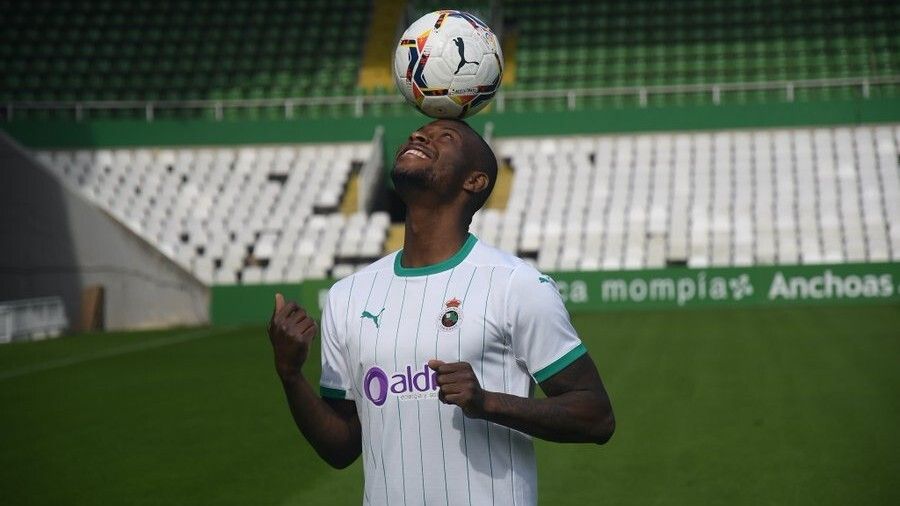 Pues por ahora Cedric no está demostrando nada en el Racing de Santander