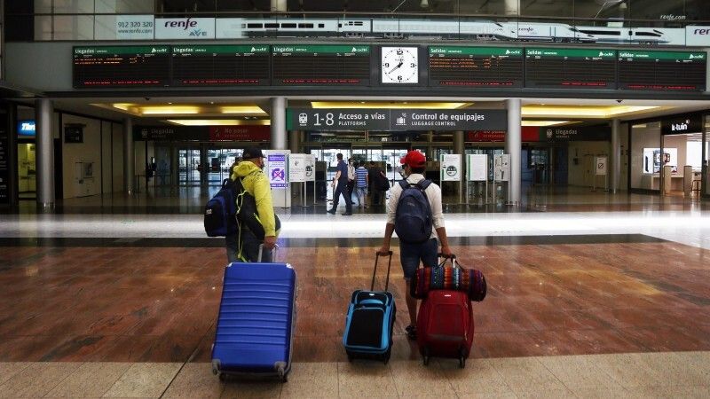 Andalucía permite desde este miércoles la entrada y salida de personas de la comunidad autónoma para las reagrupaciones familiares