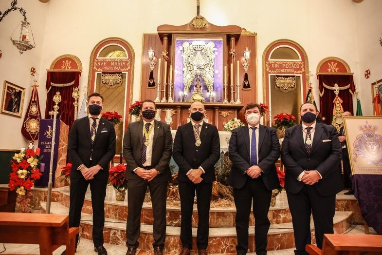 Emigrantes rinde homenaje a Inocencio Forcén en la toma de posesión del nuevo presidente y miembros de la junta de gobierno