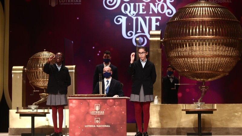 Uno de los quintos premios reparte la suerte en Nuevo Portil y Ayamonte