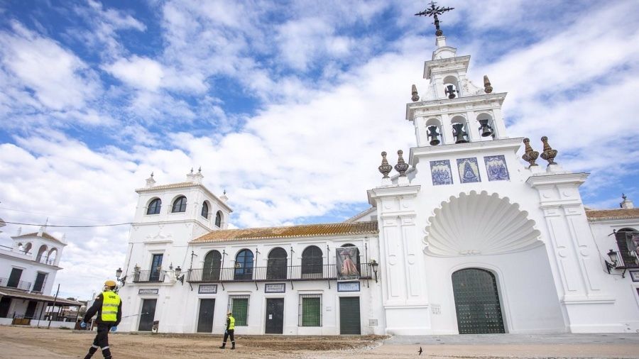 Almonte publica un bando con las medidas anticovid en El Rocío durante las navidades
