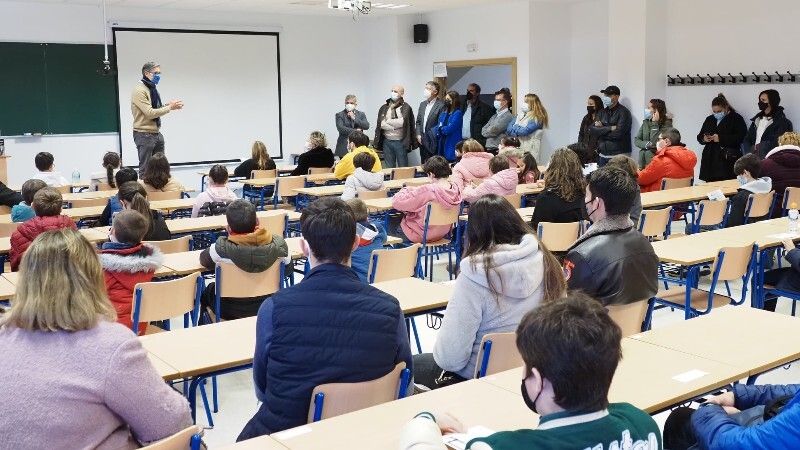 Arranca el torneo de programación Palos-Cepsa con más de 50 niños de toda la provincia