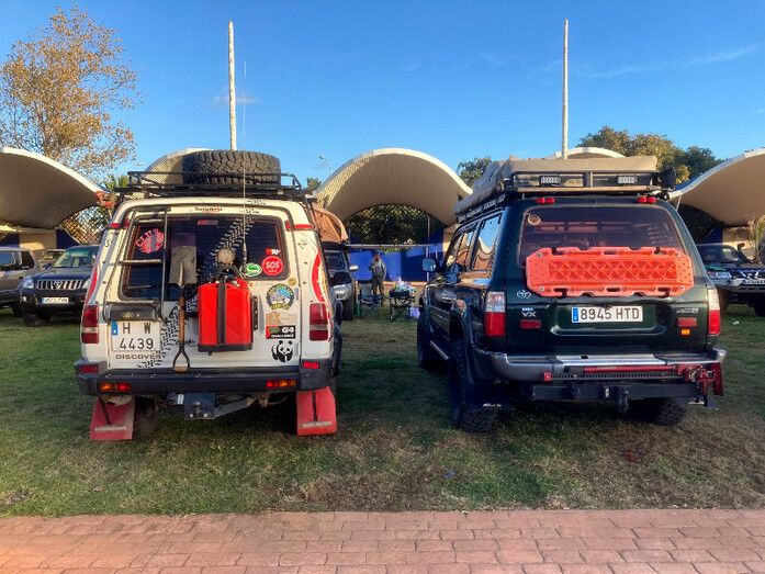 Medio centenar de vehículos participan en una concentración de 4x4 en Isla Cristina