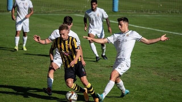 El San Roque sube un puesto en la tabla tras una alineación indebida del Antequera