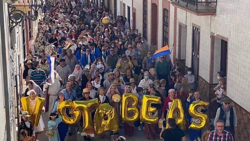 Beas, a las puertas de ser finalista en el concurso navideño 'Juntos brillamos más'