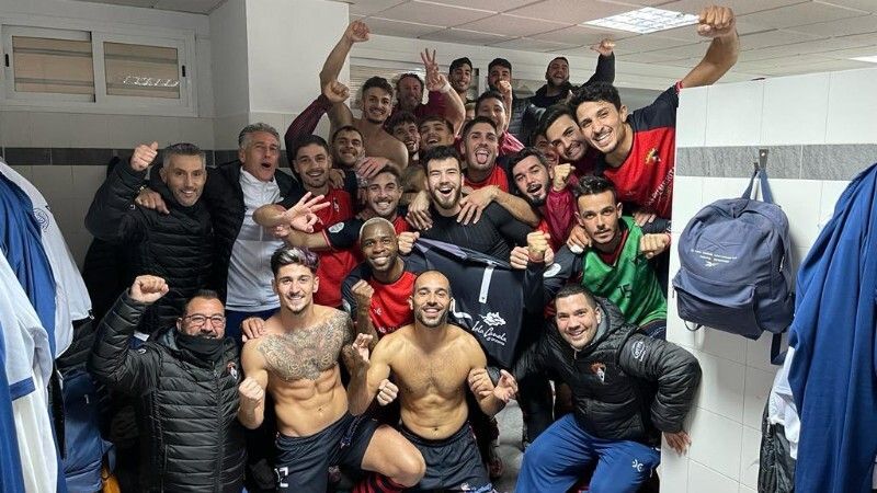 El Ayamonte sigue líder y el Atlético Onubense sonríe diez jornadas después