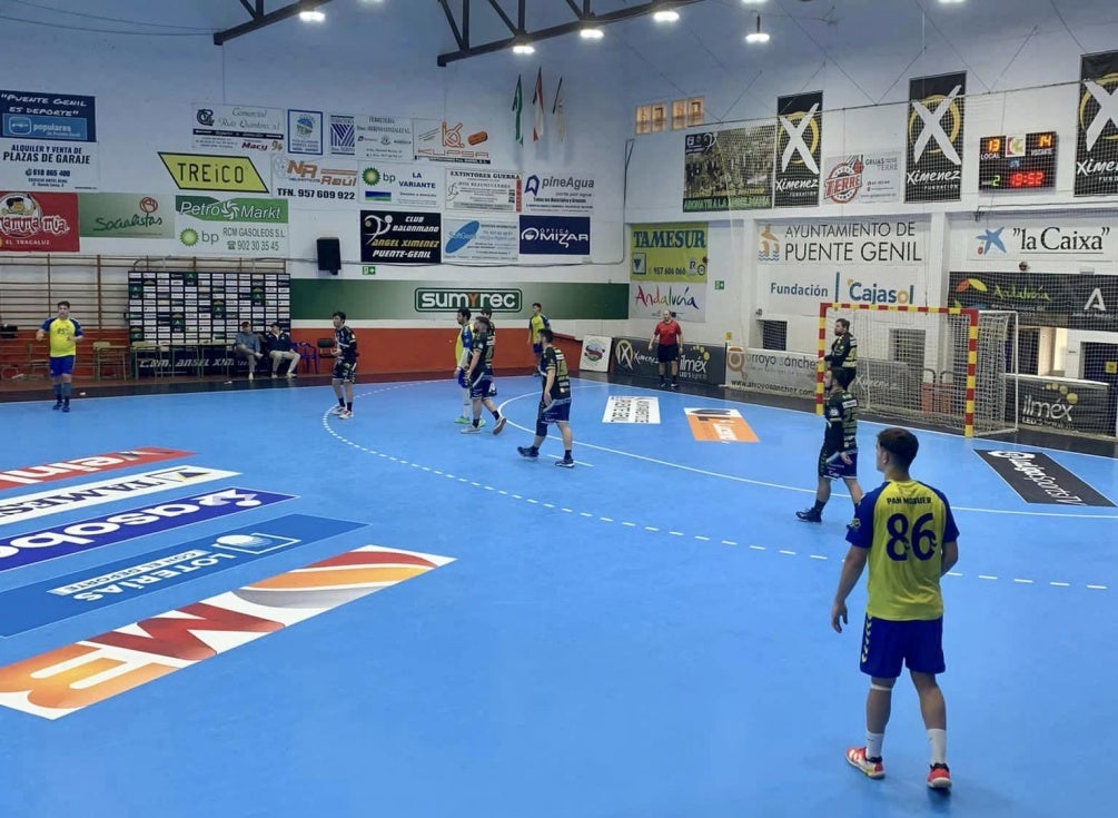 El PAN Moguer se recompone en Puente Genil (14-20)