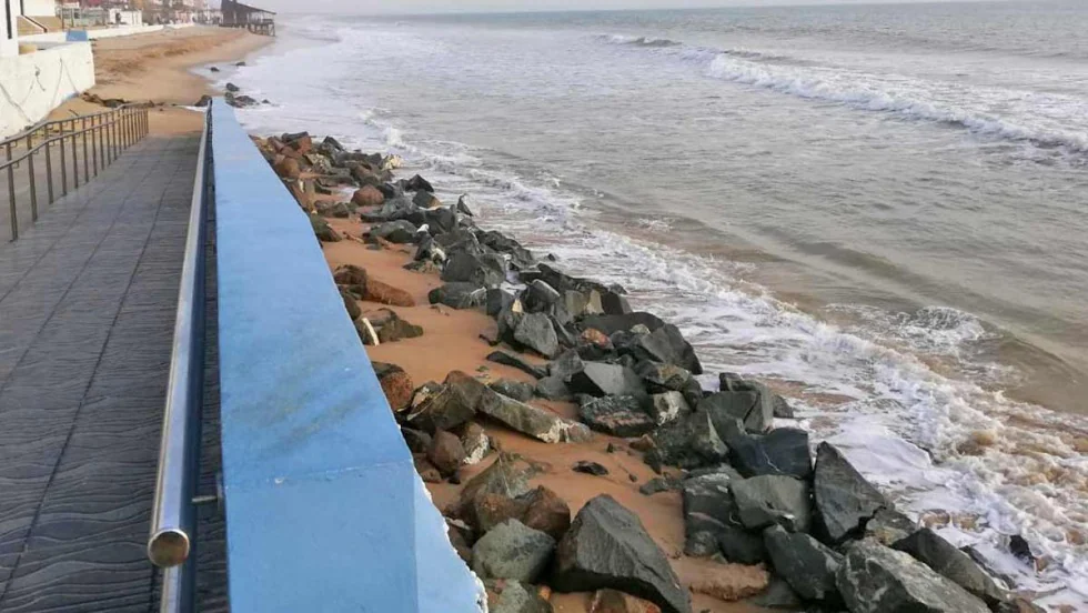 El Gobierno gastará seis millones de euros en arena y dispositivos de retención para la playa de Matalascañas