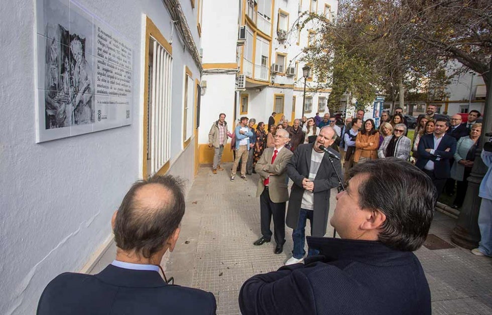 La Plaza Fray Genaro Prieto luce ya el monumento homenaje al escultor León Ortega