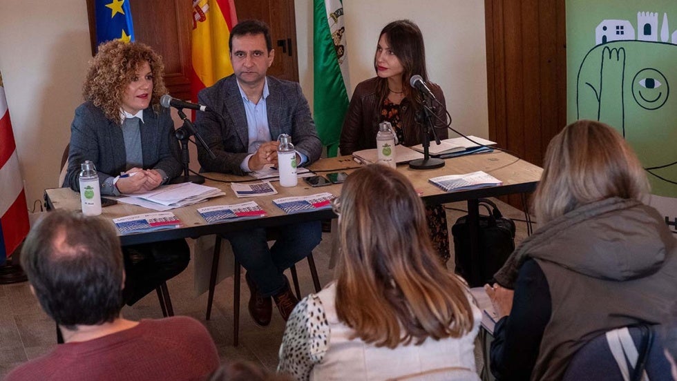 Presentan en Aroche el nuevo proyecto Repobla-Hubs Comarcales para luchar contra la despoblación