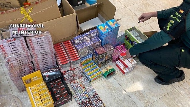 Sancionan a un bazar por vender material pirotécnico sin autorización
