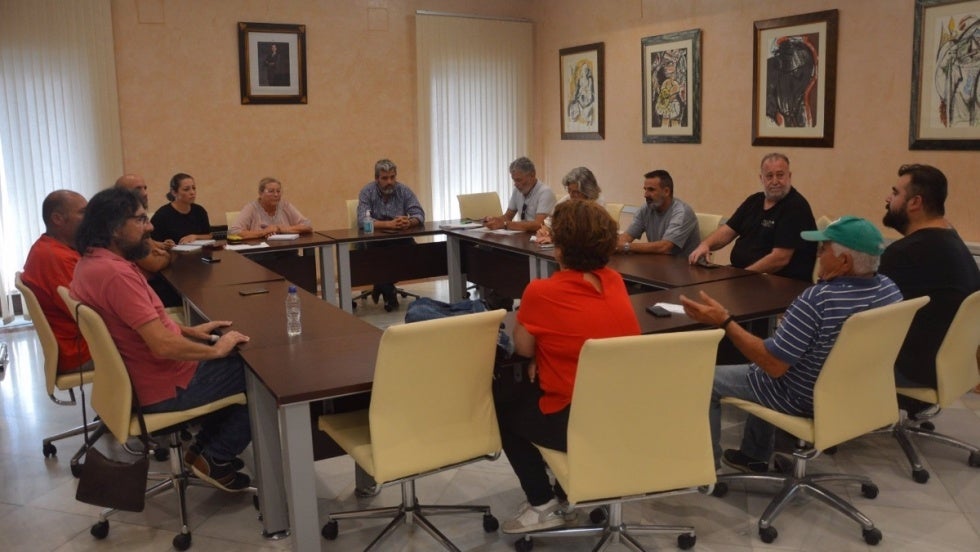 El Ayuntamiento de Almonte logra un acuerdo con trabajadores de limpieza para 'desbloquear el conflicto laboral'